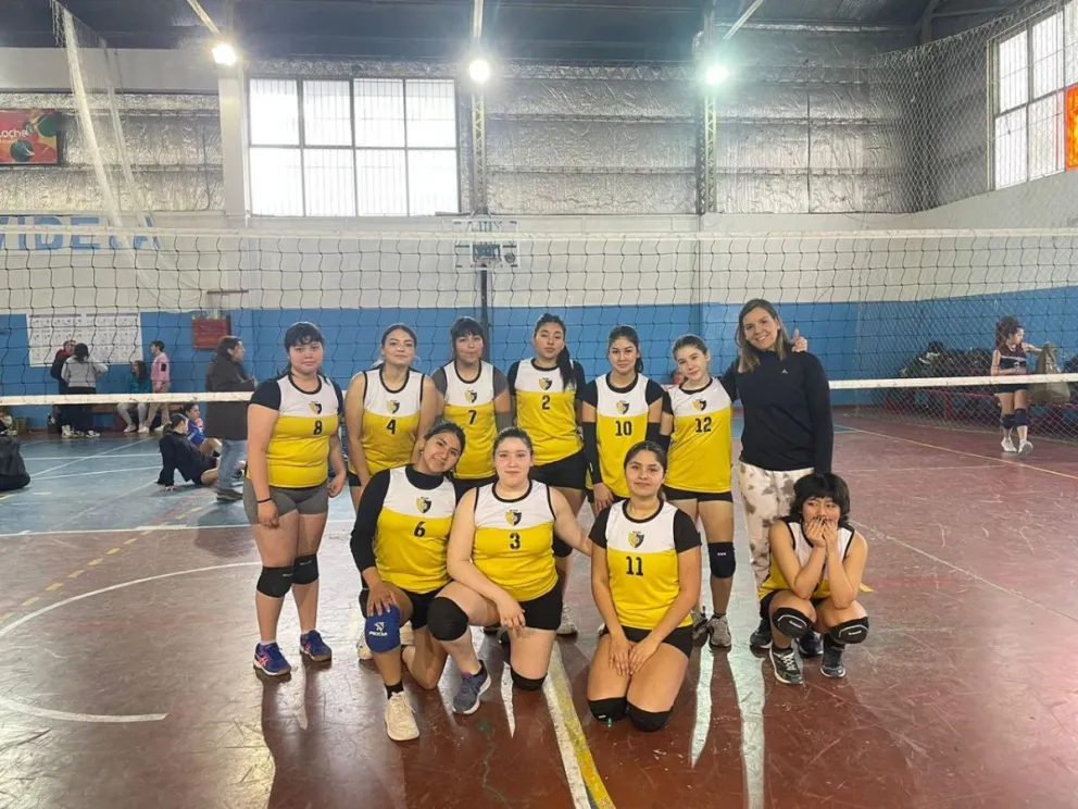 Emocionante Torneo de Vóley de Menores en el Municipal N° 1 de Bariloche