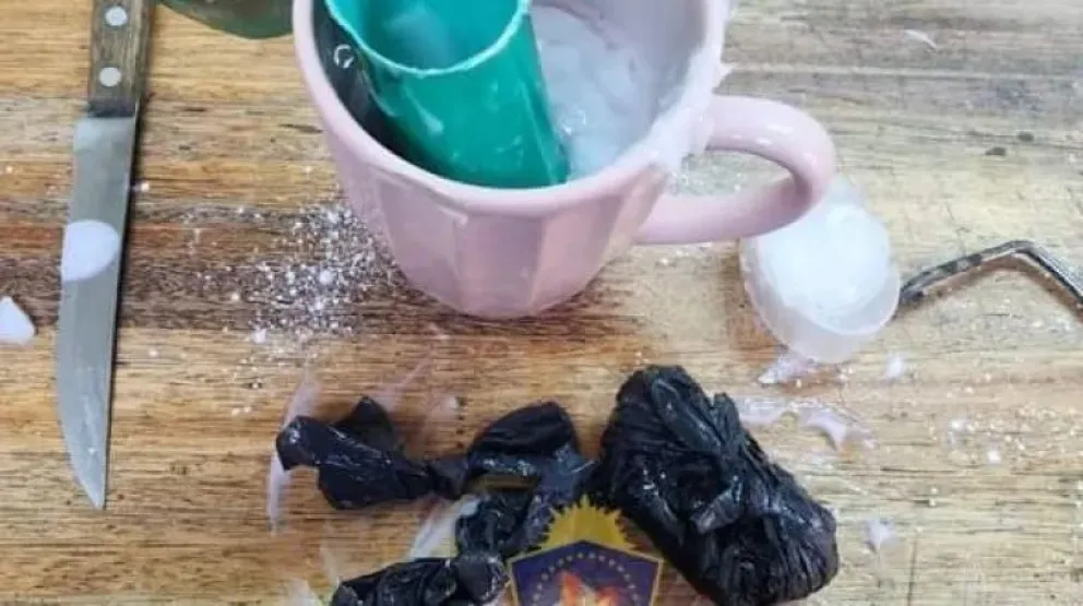 Sospechoso: intentó pasar drogas en un shampoo y la descubrieron