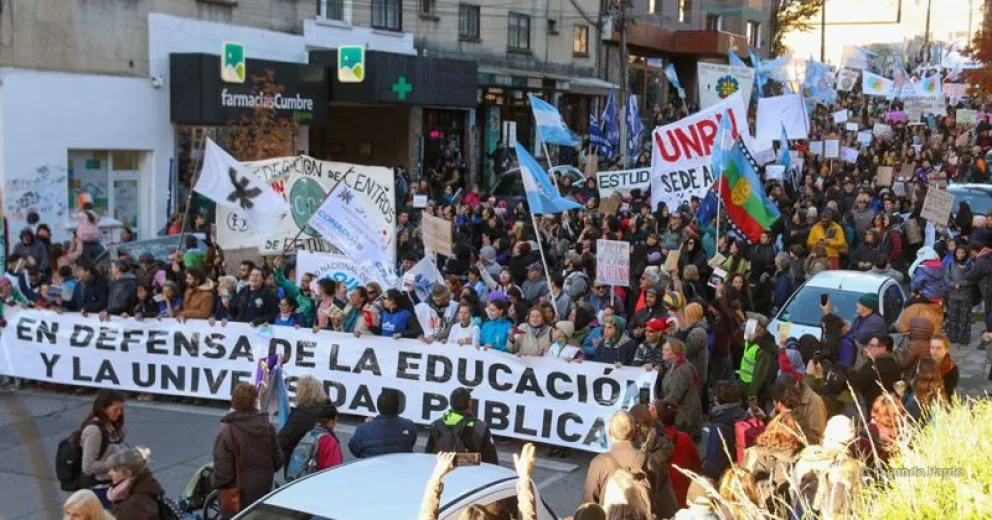 UCR Bariloche repudia “el intento de vulnerar y descalificar” a las Universidades Nacionales  