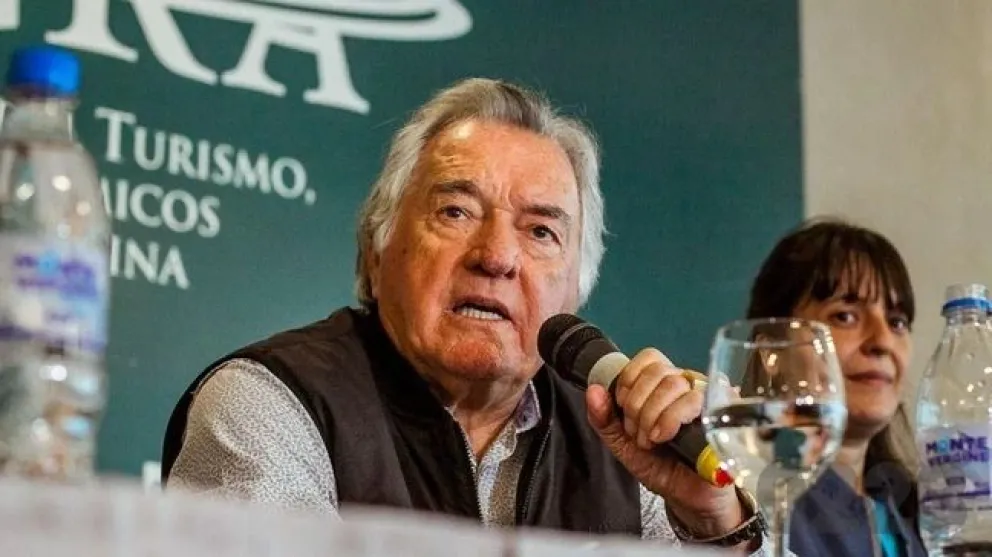 El dirigente gastronómico Luis Barrionuevo fue internado de urgencia y permanece en terapia intensiva