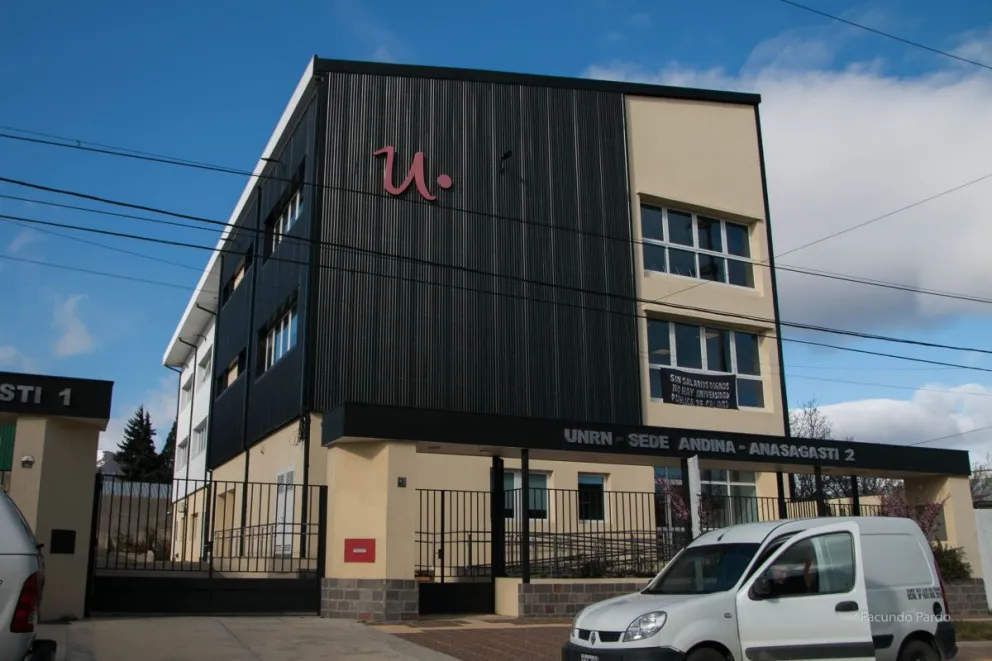 Dos instituciones fuertes de la ciudad. Foto: Facundo Pardo