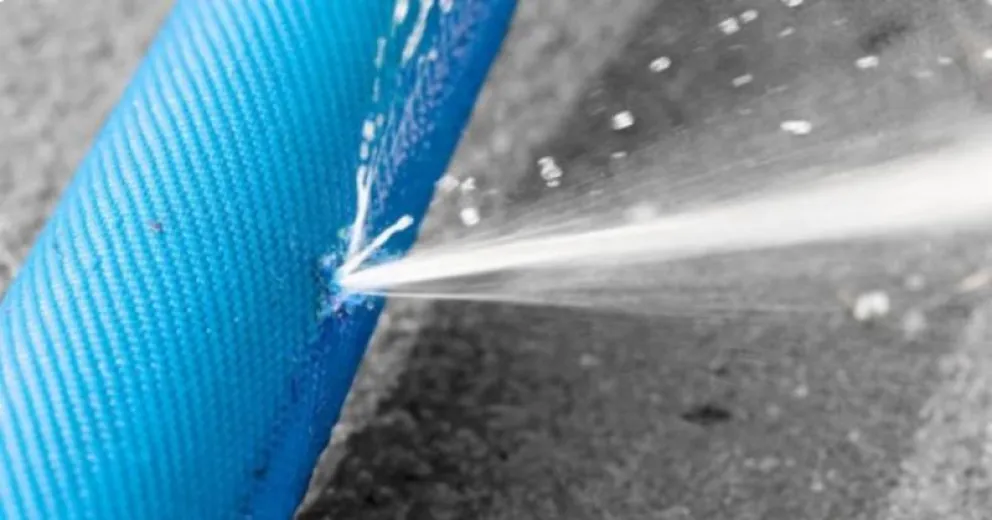 El mejor truco para reparar una manguera pinchada