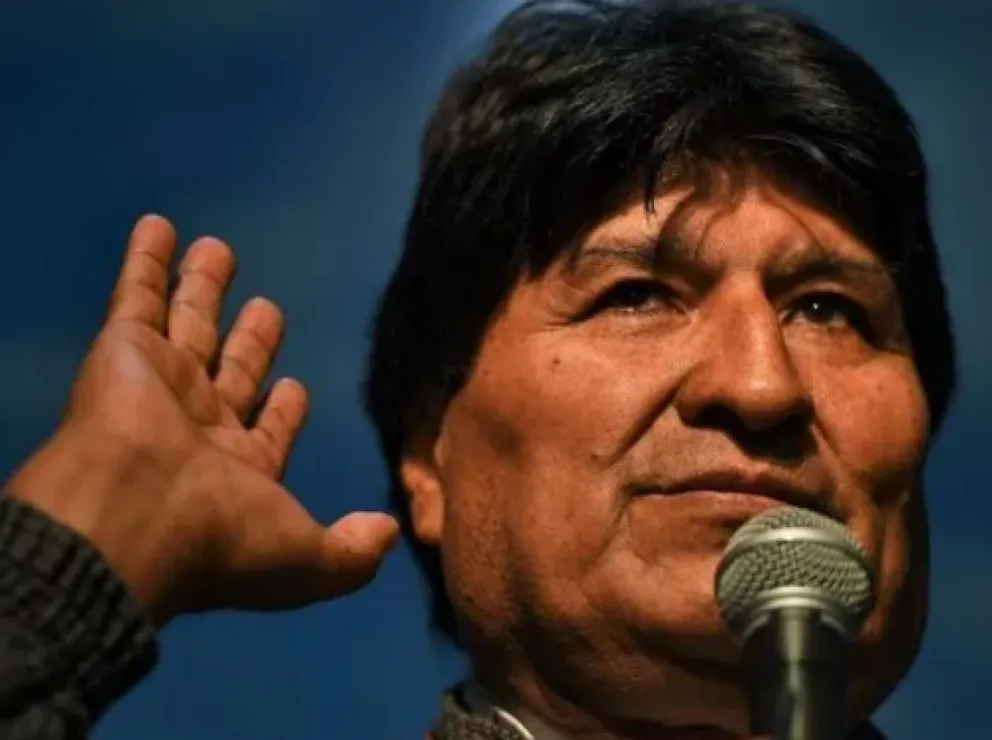 El Gobierno anunció que Evo Morales no contará más con su condición de refugiado político 