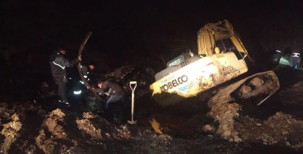 Una máquina cortó un cable de fibra óptica entre Bariloche y El Bolsón y dejó a varias localidades sin internet