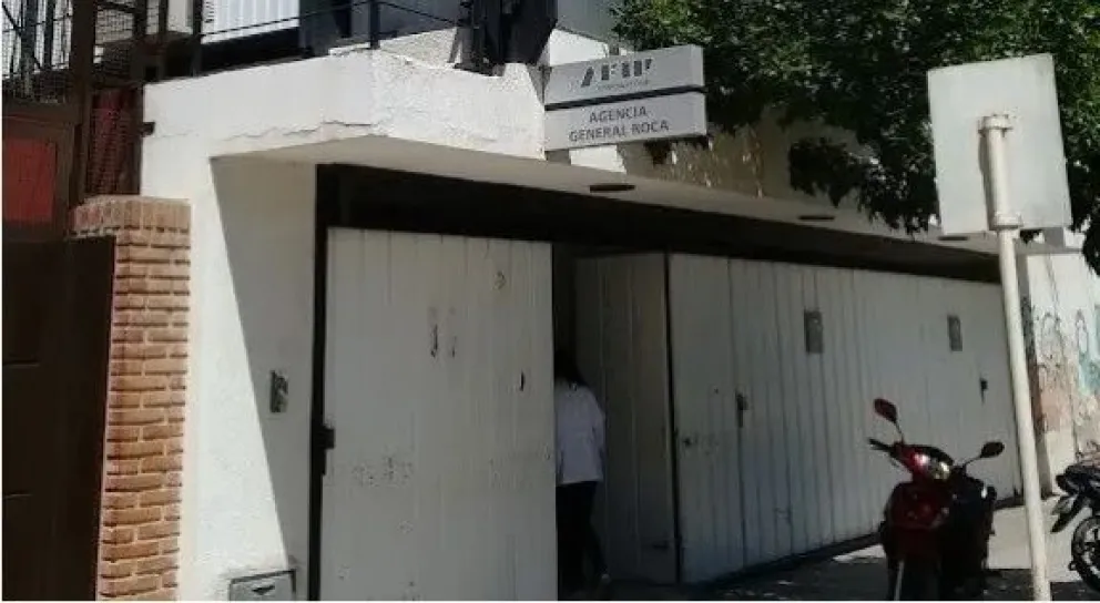 Escándalo en AFIP: juez federal procesó a un abogado y funcionario de Neuquén por pedir coimas a los contribuyentes en Roca 