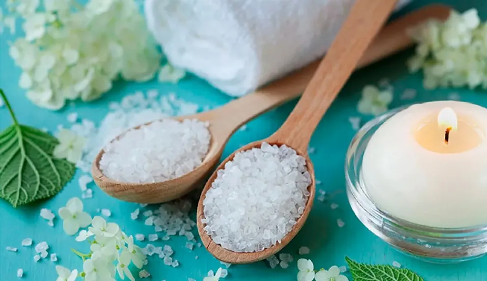 Cómo se hace el ritual de la sal para la prosperidad el primer domingo del mes