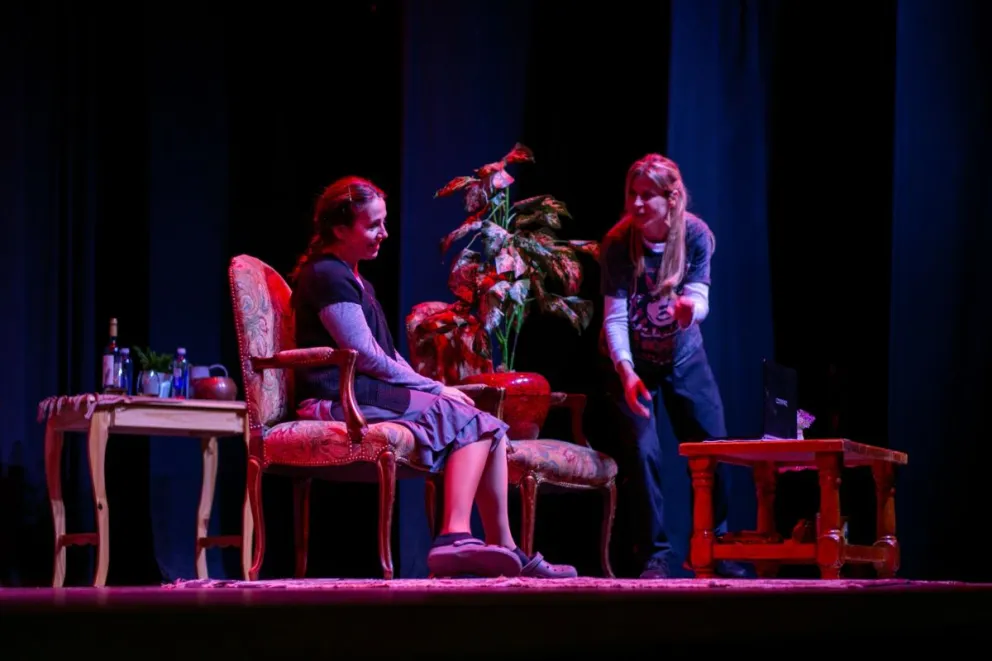 Radojka en Bariloche: sala llena, humor negro, risas y aplausos