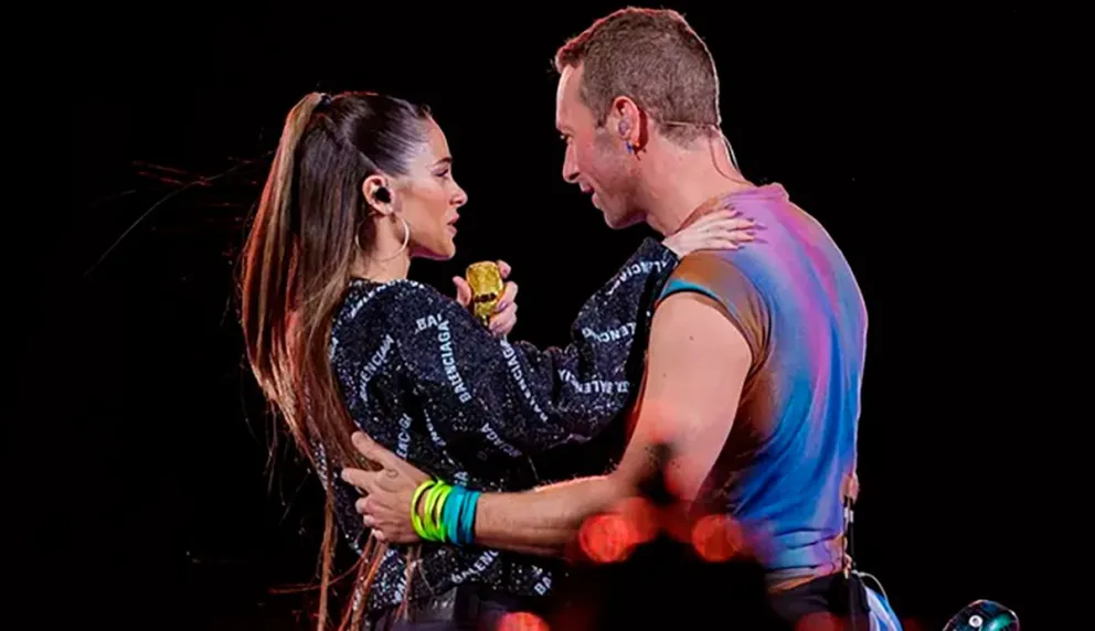 Así fue el canto de Tini Stoessel en Saturday Night Live con Coldplay