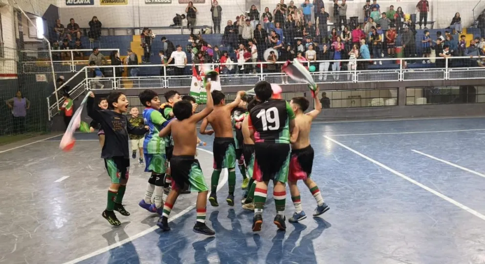 La Giralda gritó campeón en la 2013