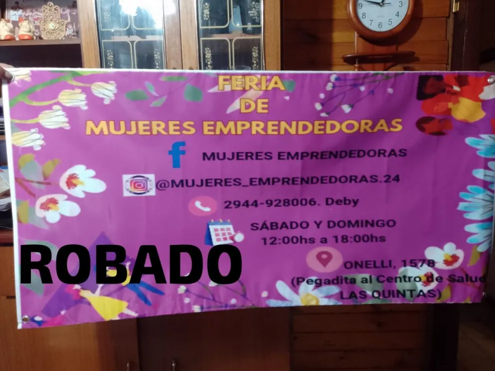 Robaron el cartel de la Feria de Mujeres Emprendedoras y piden que lo devuelvan: "Sólo nos sirve a nosotras"