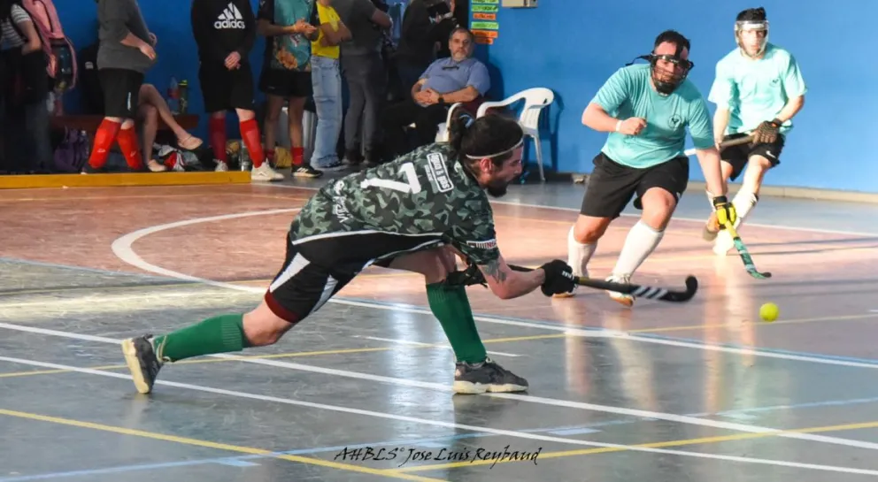 Con importantes partidos, volvió el hockey de primera barilochense 
