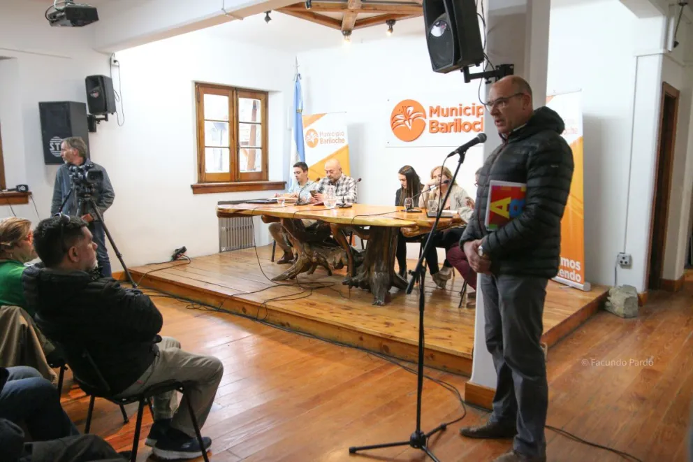 Una audiencia por el aumento del boleto que para los vecinos pareció una película repetida