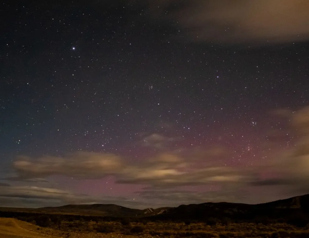 Anoche en algunos lugares de Bariloche se vieron auroras australes
