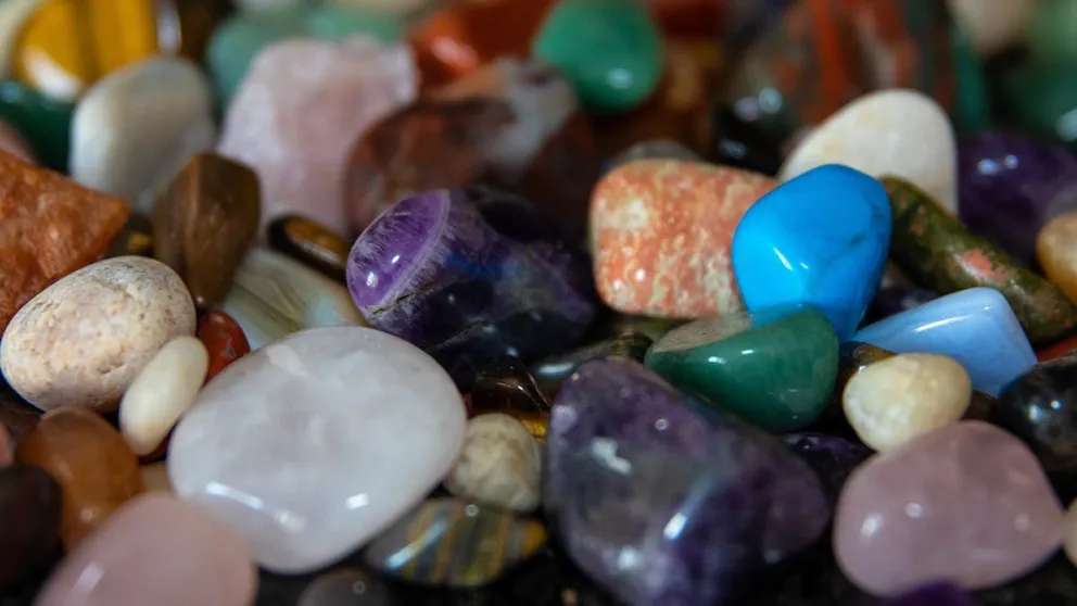 El poder de los cristales en Bariloche: Elena Durón comparte su conexión con la energía cósmica