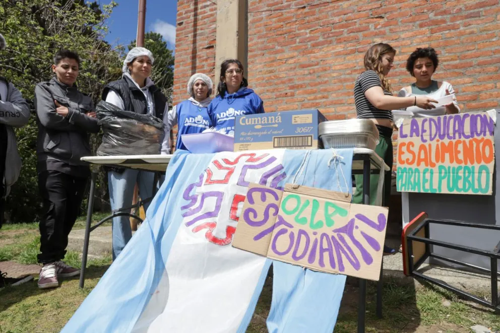 Clases abiertas, muestras, cine y una olla estudiantil, entre las las propuestas para la jornada. Foto archivo Eugenia Neme.