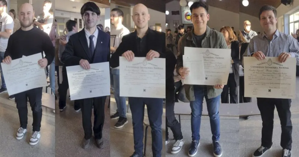 Los flamantes egresados de la educación pública y gratuita.