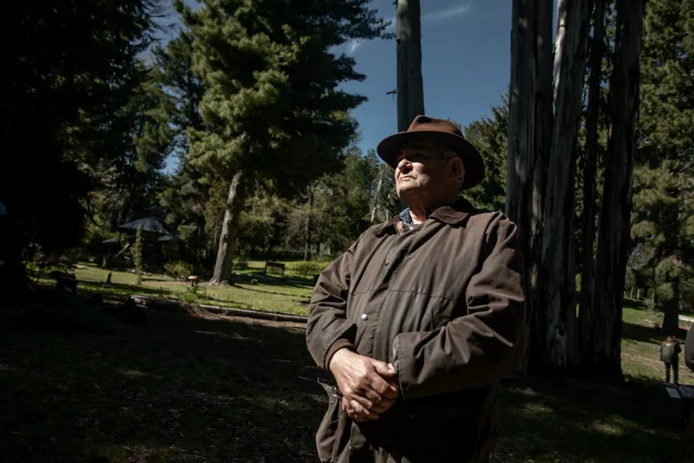Samuel Havrylenko en la isla, recuperando la mirada de la niñez (fotos: Matías Garay).