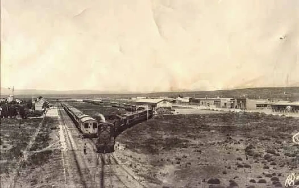 El ferrocarril a la altura de Zapala.
