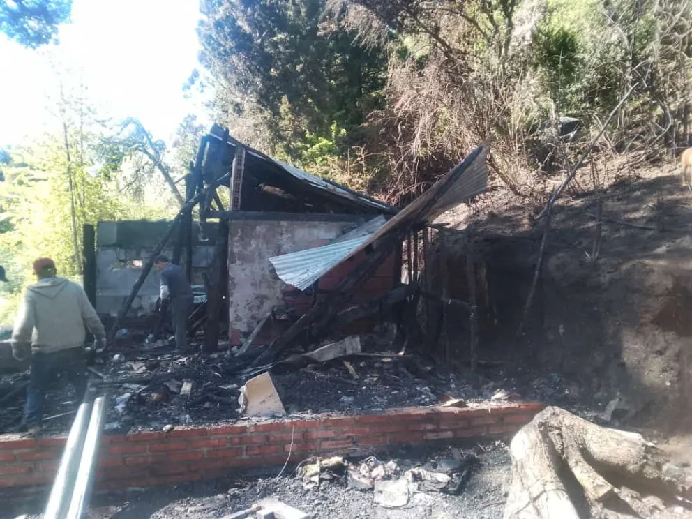 No pudieron salvar nada con el paso del fuego.