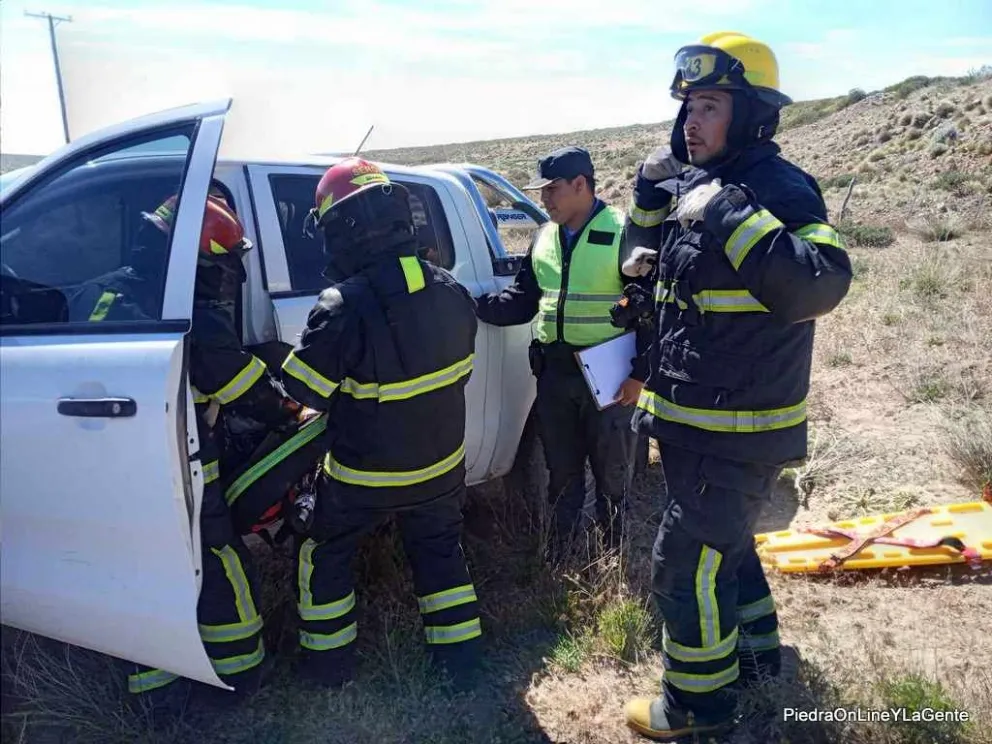 Enzo Gabriel Zuñiga mientras trabajaba junto a Bomberos Voluntarios. 