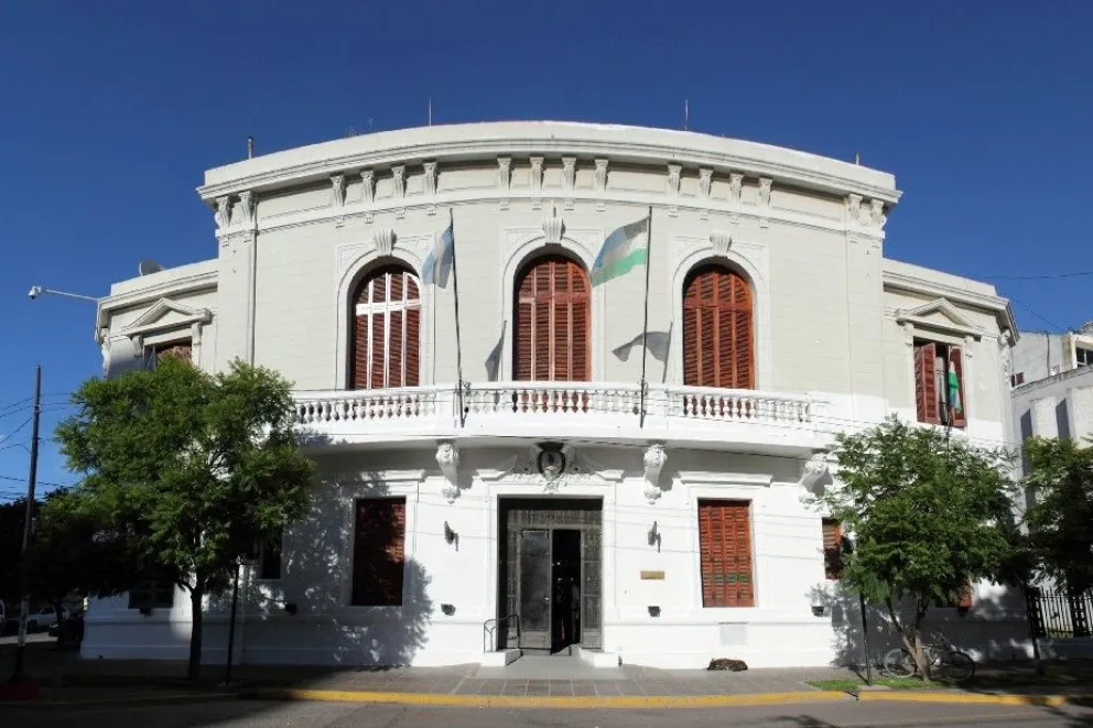 También se descontarán las jornadas al personal del Poder Ejecutivo que adhiera a los paros.