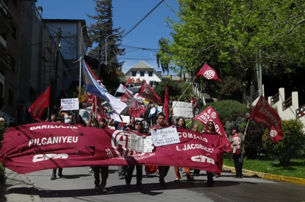Así se vivió la movilización en la segunda jornada de protesta. Fotos de Euge Neme.
