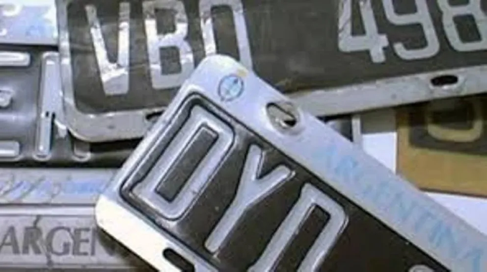 El Gobierno autorizó que los vehículos con patente provisoria puedan salir del país, siempre que cuenten con un nuevo documento: la “Constancia de Documentación Dominial asignada.