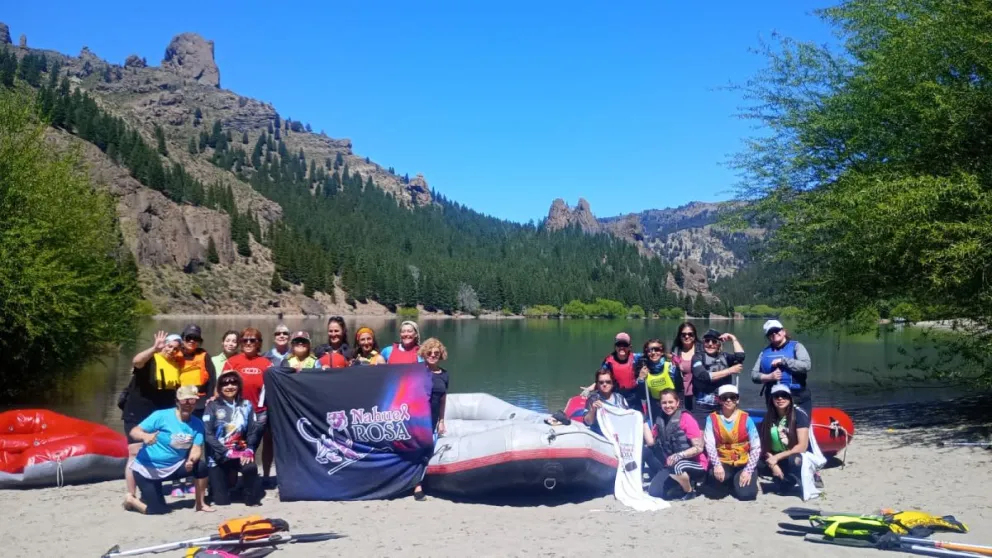  Proyecto Nahuel Rosa, organización sin fines de lucro dedicada a la formación de equipos de remo en bote dragón