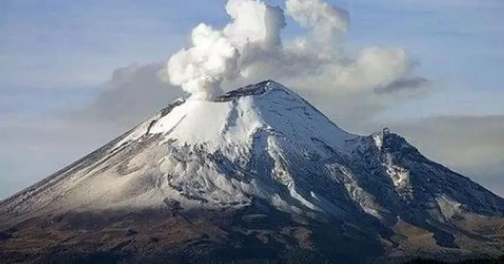 En ese territorio, se localizan aproximadamente 120 volcanes activos en el arco andino entre Chile y Argentina.