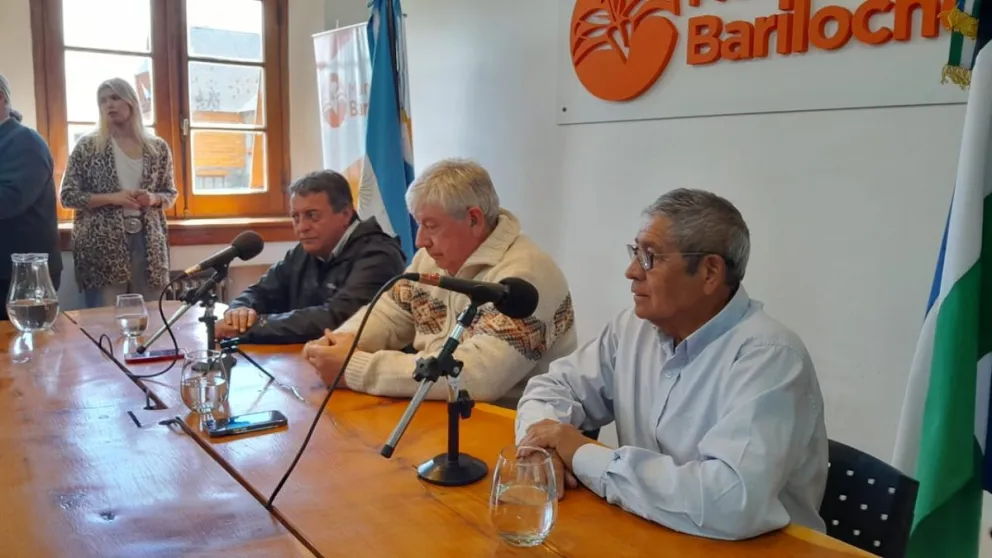 El conflicto se genera a pocos días de la asunción de los funcionarios. 