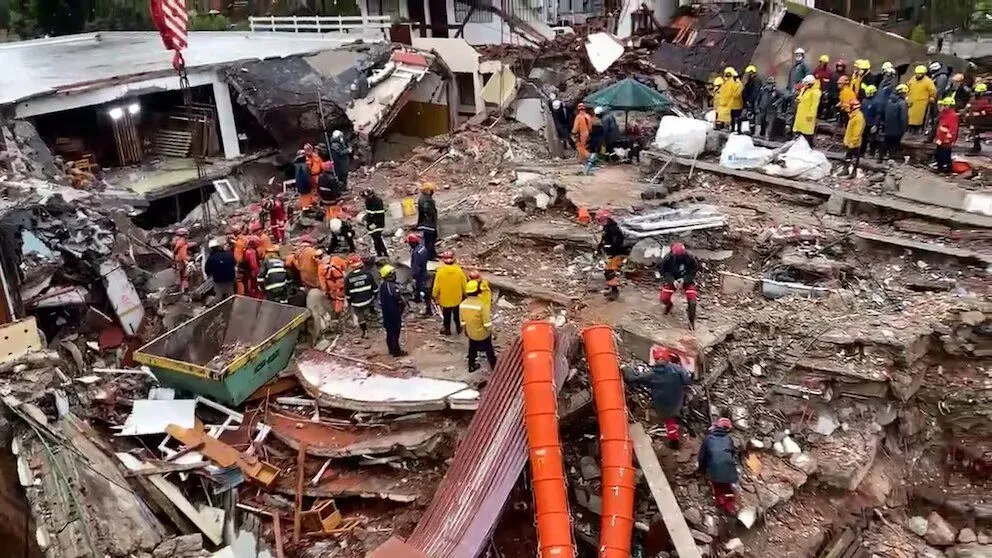 El hotel colapsó hace una semana.