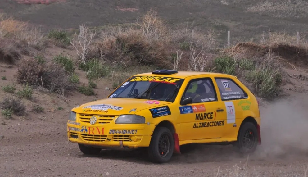 La novena fecha del Rally Neuquino se disputa por los caminos de Las Coloradas. Fotos Gentileza Kbezón de los Santos