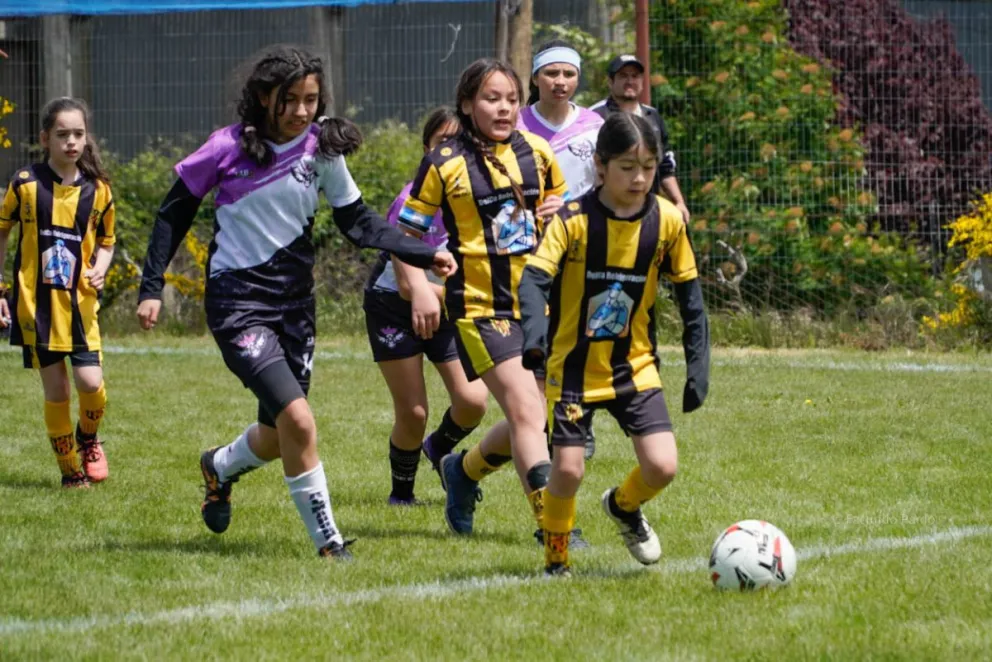 El fútbol femenino tuvo intensa actividad (Foto archivo)