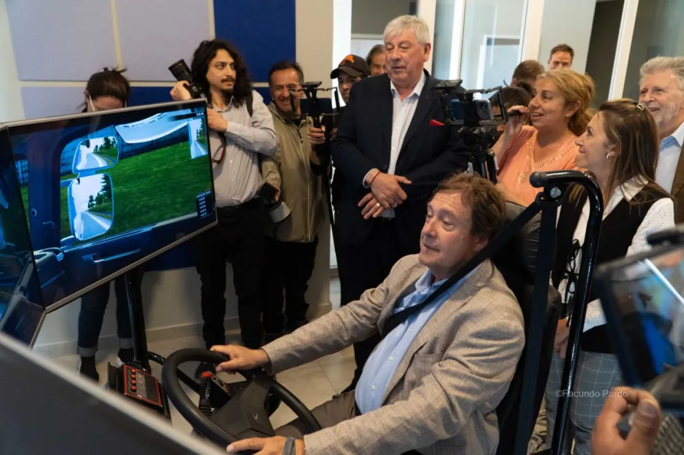 El gobernador mostró alegría por la posición tomada por el PITBA, elogió al FEEBA y realizó anuncios sobre futuros beneficios para las empresas que se radiquen en áreas industriales (fotos: Facundo Pardo).  