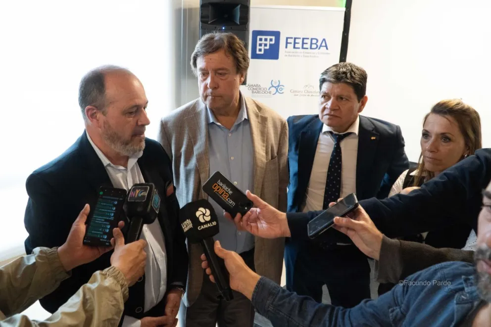 El titular de Feeba, Leonardo Marcasciano, junto al gobernador Alberto Weretilneck, durante la inauguración de las instalaciones de la entidad en el Pitba, en noviembre de 2024. Imagen de archivo: Facundo Pardo.