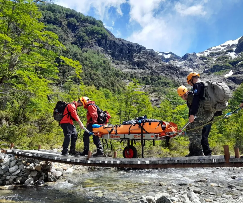 El hombre habría sufrido una distensión de ligamentos cruzados (Foto: Gentileza del ICE)