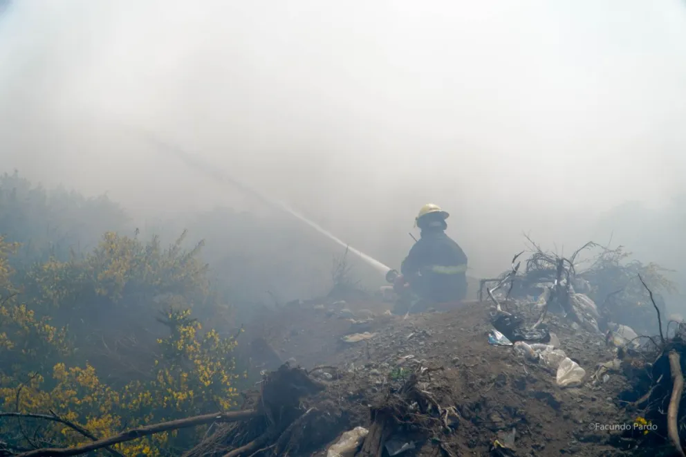 Una vez más el fuego en el vertedero puso en alerta a instituciones y vecinos.