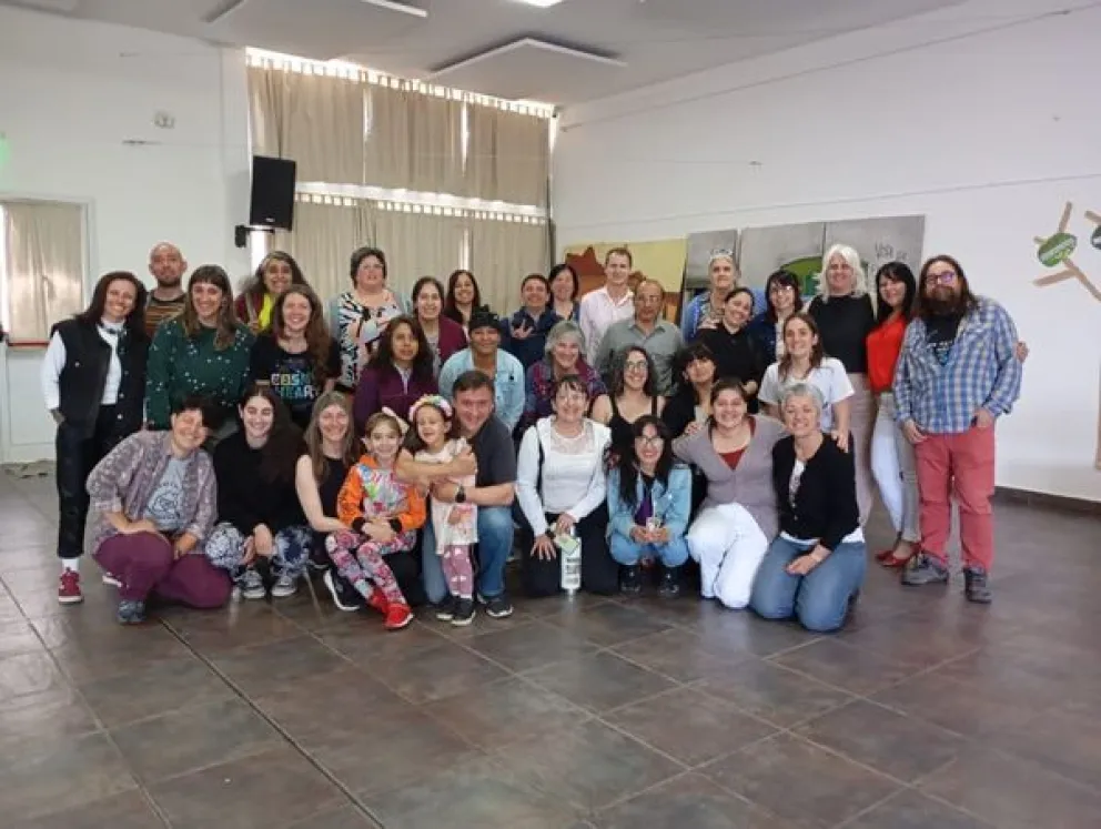 Esta diplomatura es fruto de la articulación entre la Universidad Nacional del Comahue, CREARTE y UnTER Bariloche.