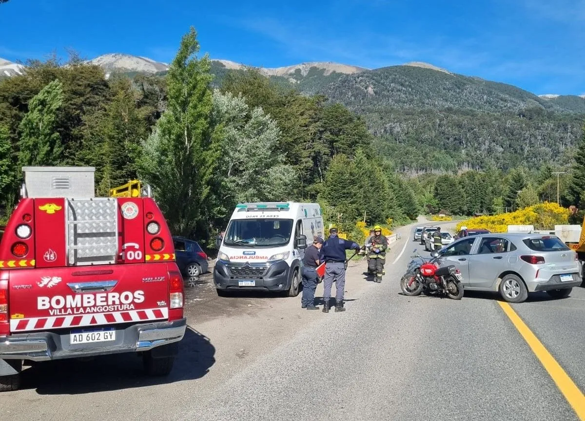Nuevo accidente en la Ruta 40: Choque entre un auto y una moto deja un ...