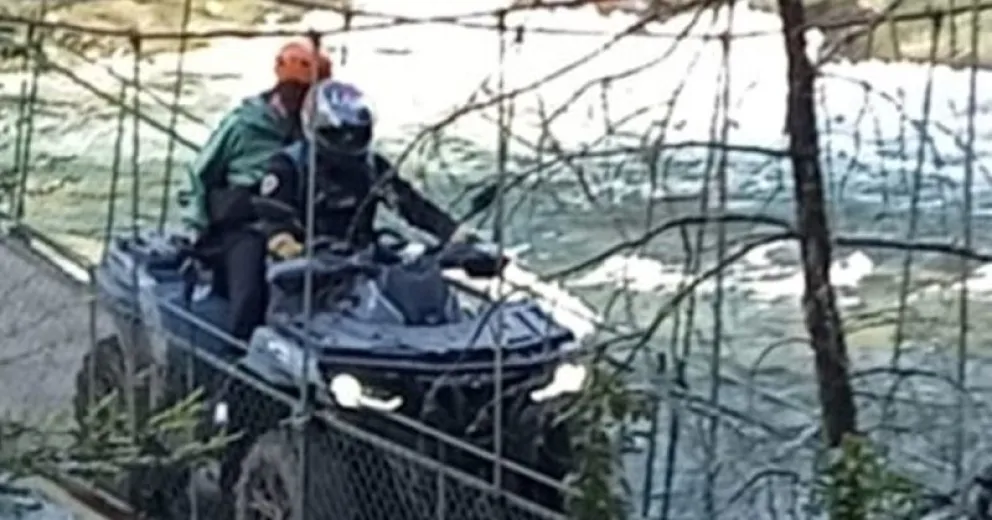 Rescatistas recorren la zona para dar con el caminante.