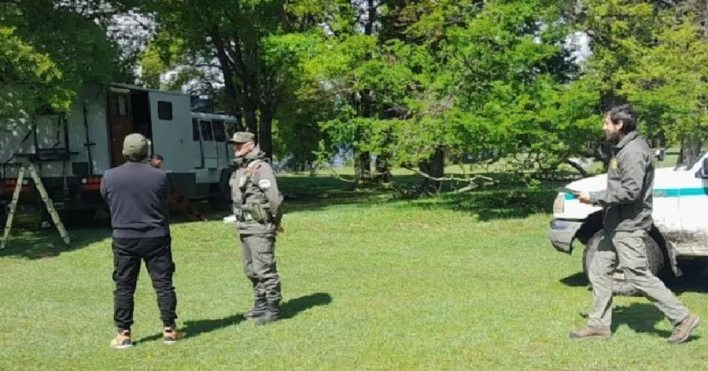 Desde el Parque Nacional Lanín llamaron a “evitar multas” y remarcaron “disfrutemos pasear, pero las mascotas, quedan en casa”.