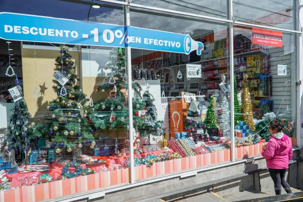 Ofertas, promociones y ampliación de horarios. Fotos de Facundo Pardo.