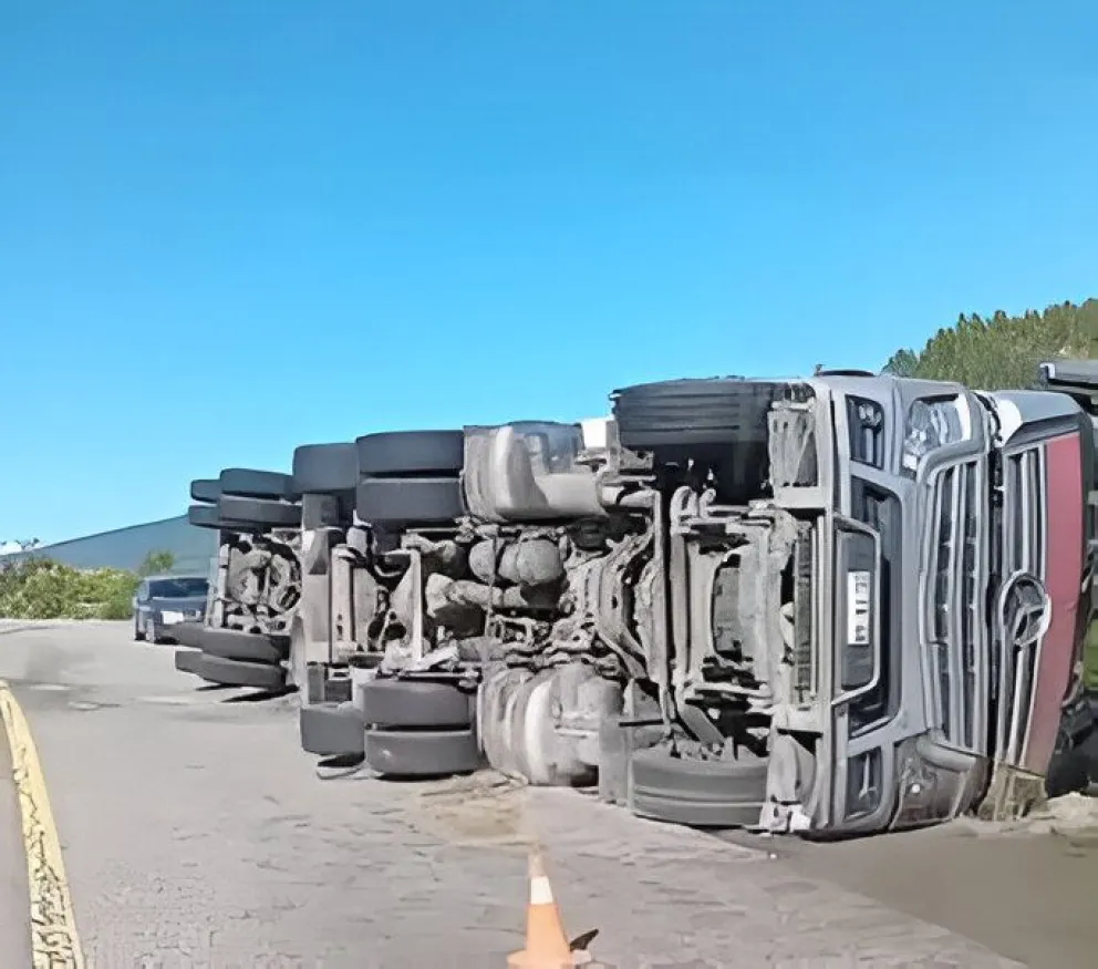 Un accidente que pone un punto de atención para los conductores que transitan esta ruta. 