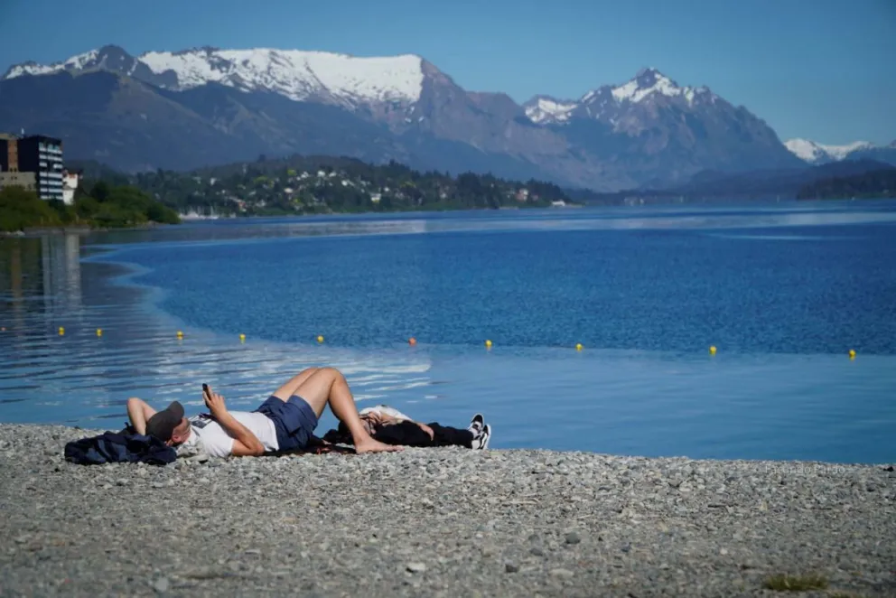 Altas temperaturas pero nubosidad variable en Bariloche.