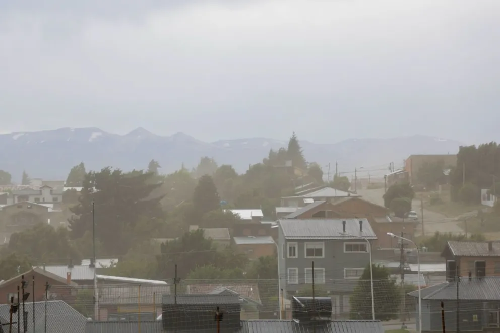 Las ráfagas podrían alcanzar los 100 km/h, destaca el Servicio Meteorológico Nacional.