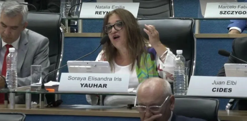 Sesión legislativa en vivo.