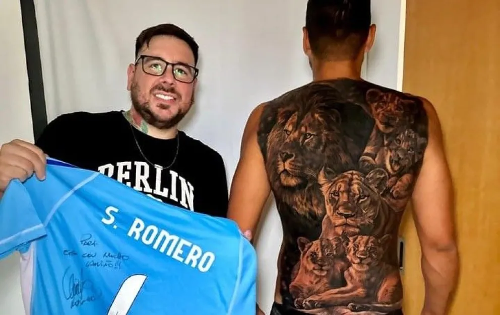 El impresionante tatuaje que se hizo Chiquito Romero.@ezequielgood.tatoo