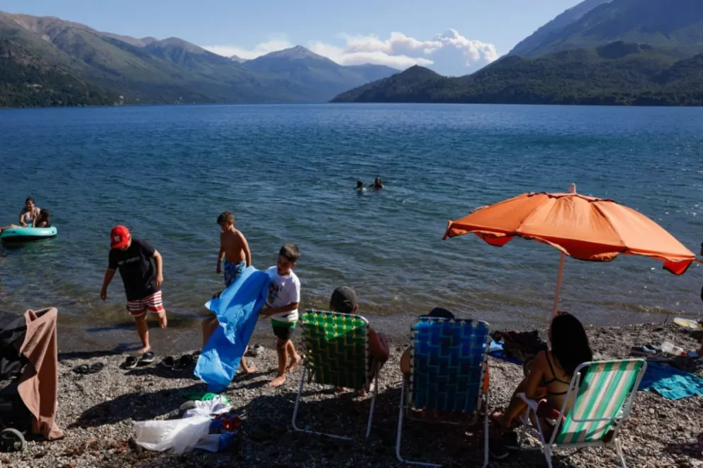 El anteúltimo fin de semana de noviembre llega con temperaturas elevadas y anticipa un poco del verano en Bariloche.