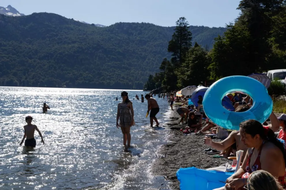La capital de los lagos ya se prepara para la temporada de verano 2026 bajo el leitmotiv "Bariloche Tú Refugio"