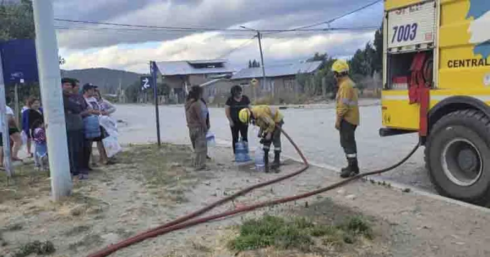 SPLIF y Municipio asisten a vecinos ante la falta de agua potable.